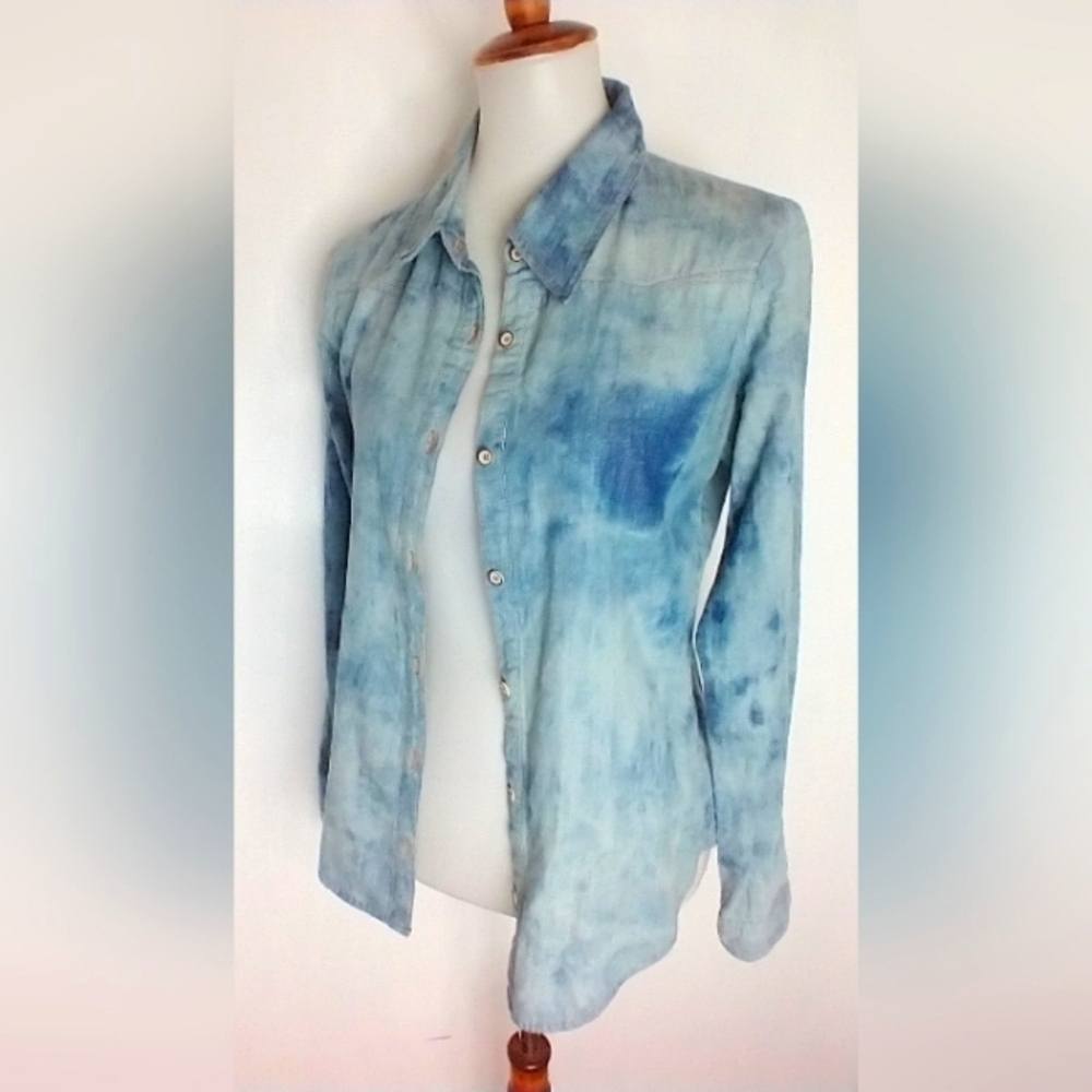 PRETTY REBELLIOUS SOFT DISTRESSED BLOUSE